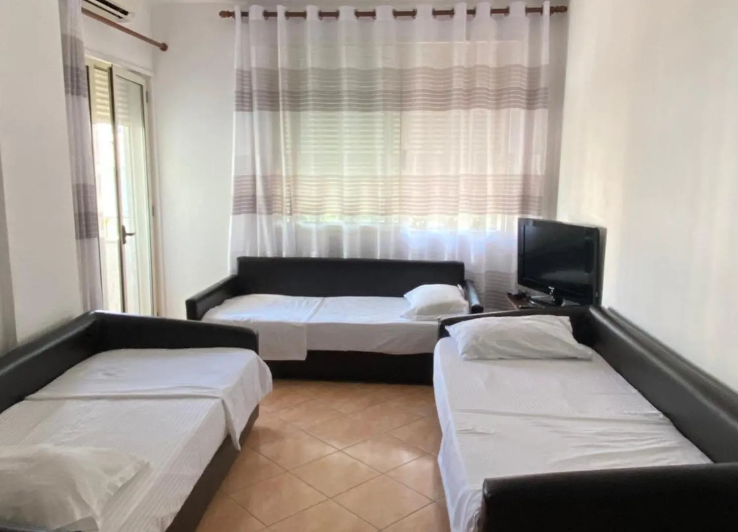 Zani'S Apartments Durres 0*,  Albania