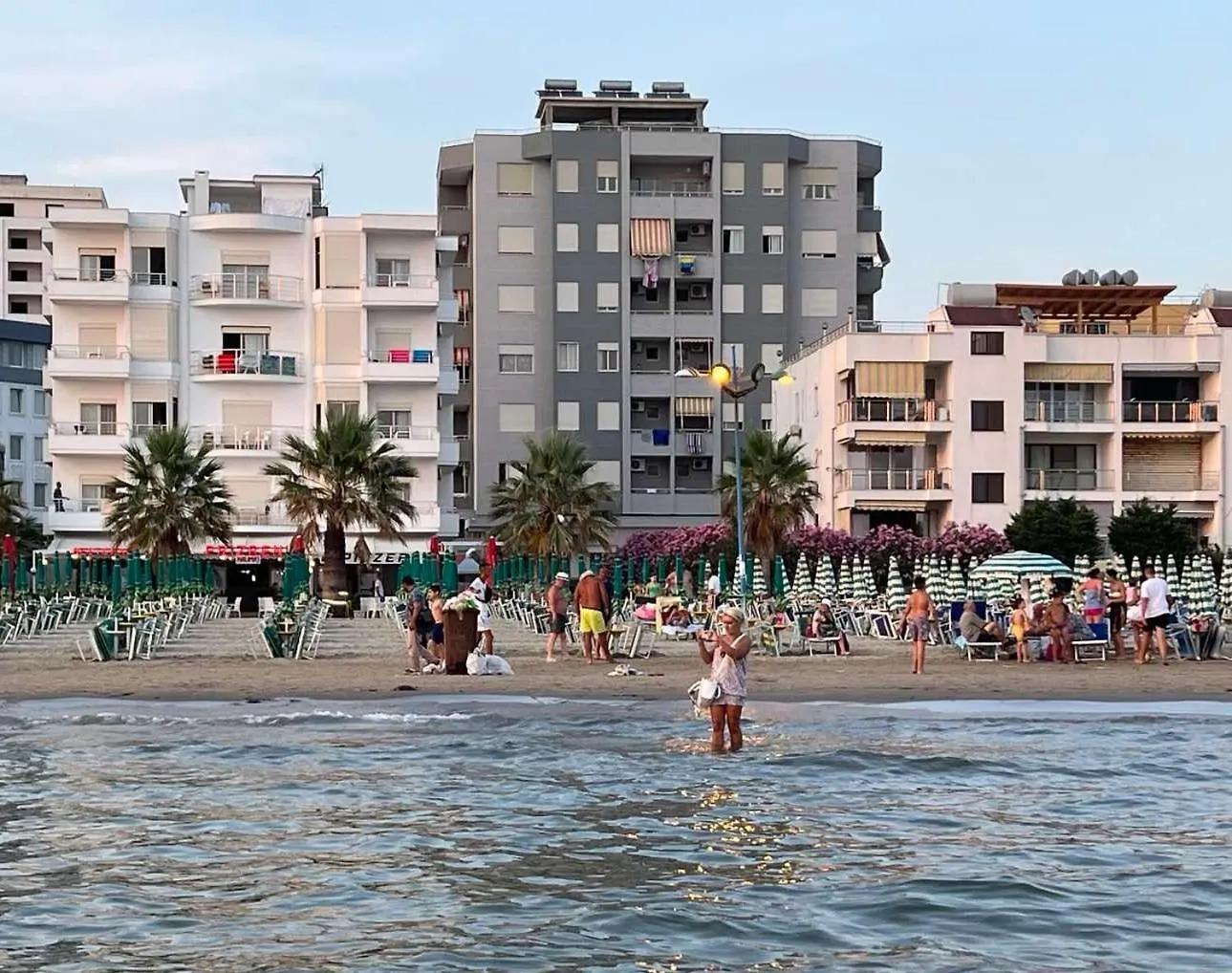 Zani'S Apartments Durres