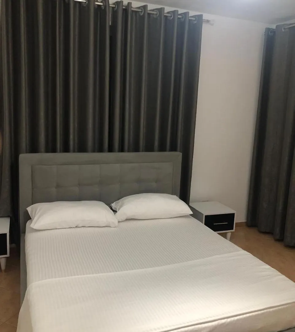 Zani'S Apartments Durres Albania