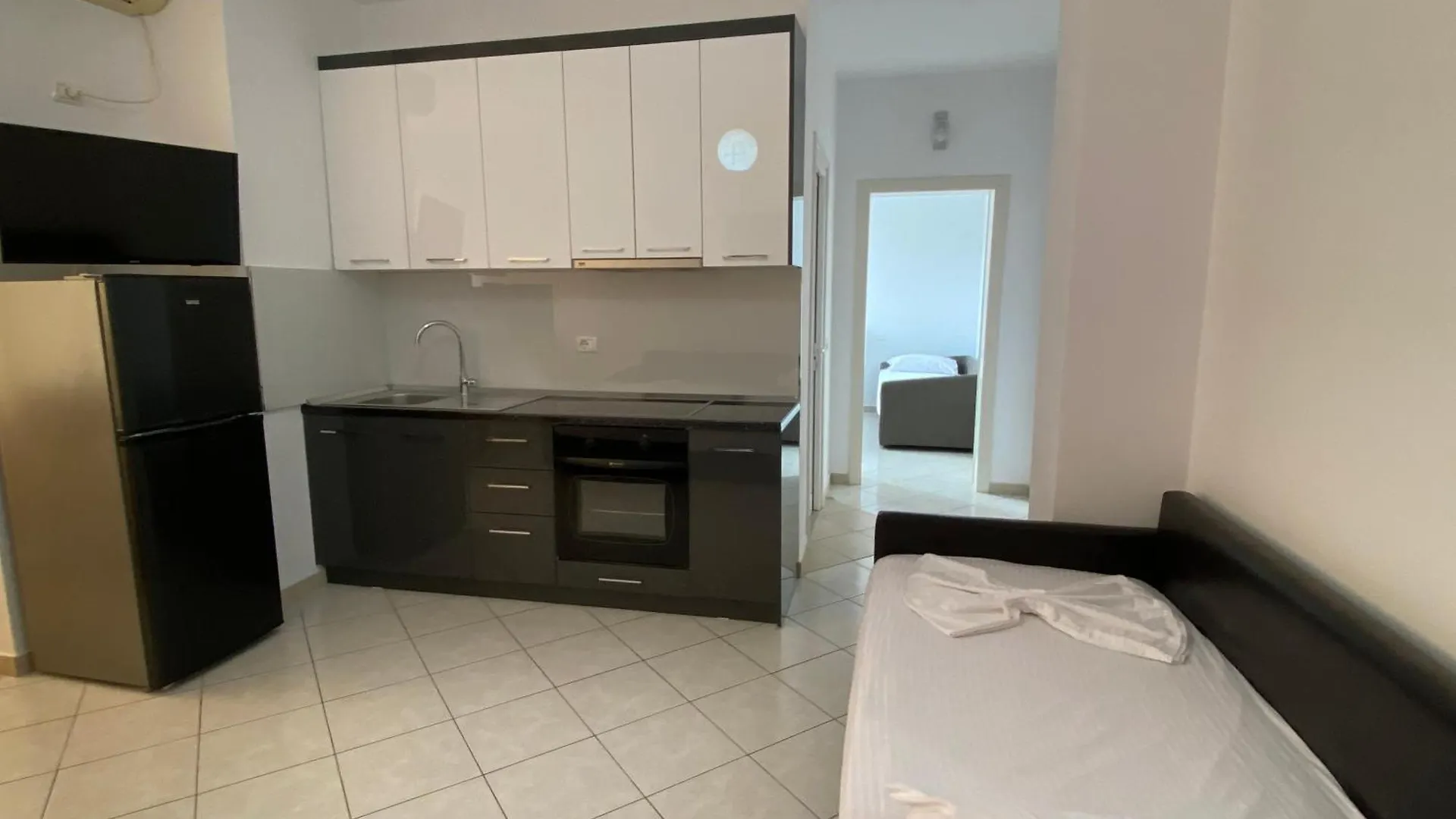 Zani'S Apartments Durres Albania