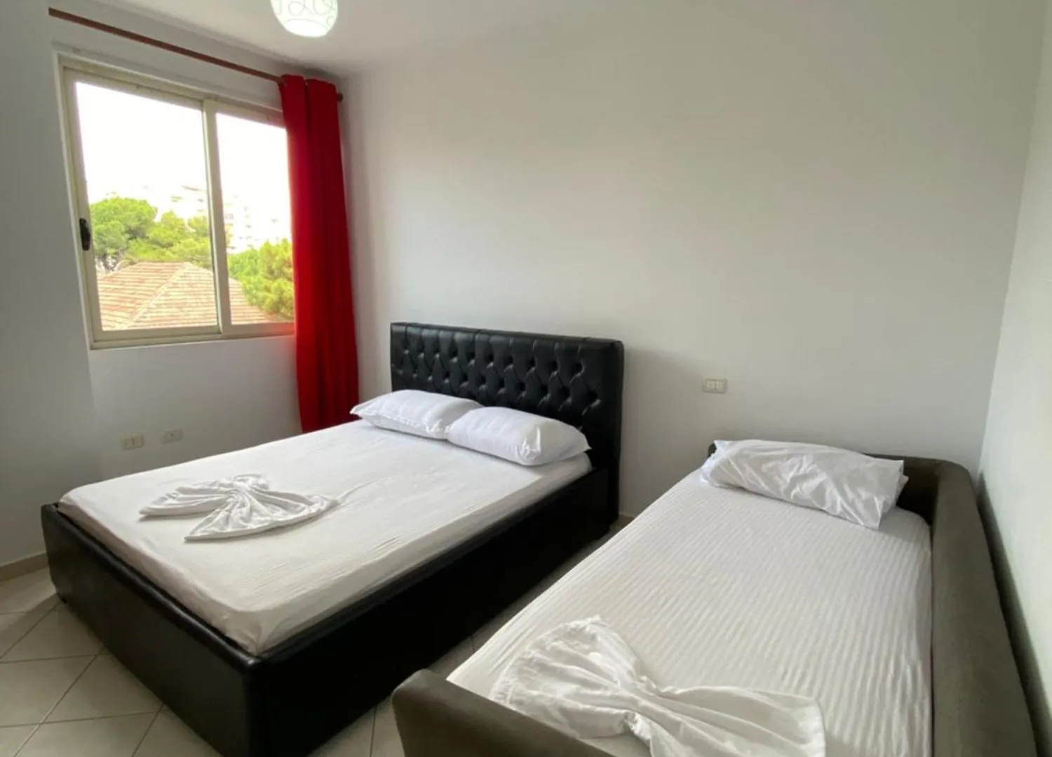 Zani'S Apartments Durres