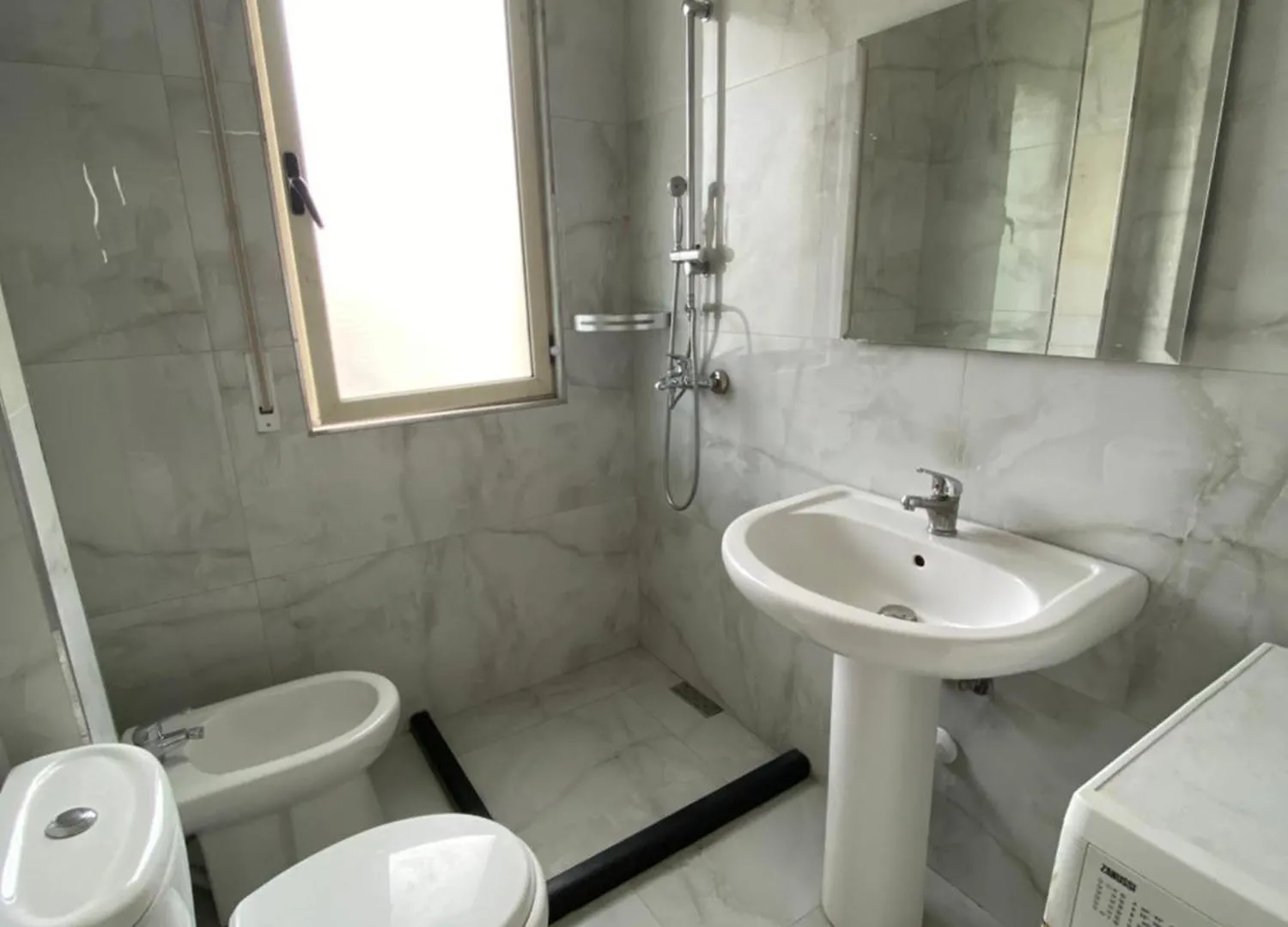 Zani'S Apartments Durres
