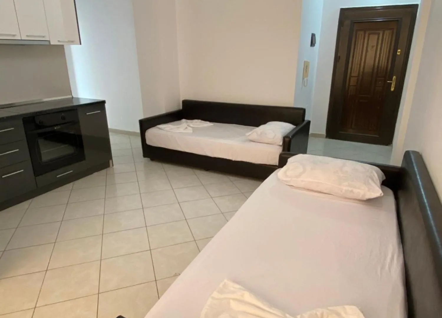 Zani'S Apartments Durres 0*,  Albania